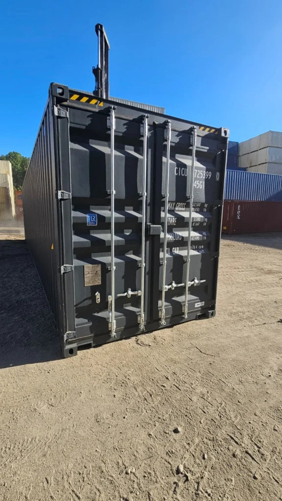 Shipping Containers 40ft 9’6 Tall image 1