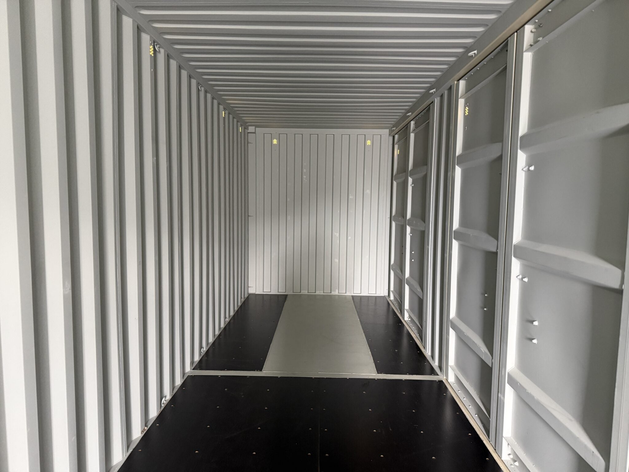 40′ x 8′ x 9.5′ High Cube Shipping Container with 4 Doors – New One Trip – Beige image 11